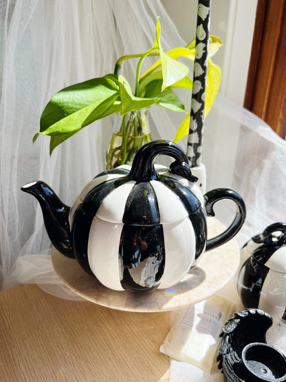 Black and White Striped Pumpkin Tekannen