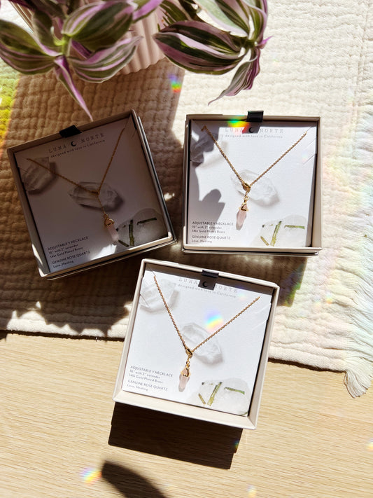 Prism Point Lariat Halskjede – Rosenkvarts