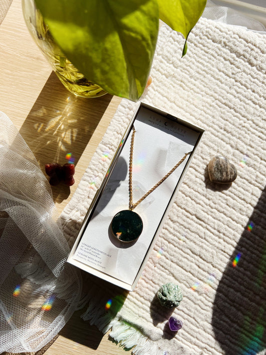 Terrarium Long Medallion Halskjede - Moss Agate