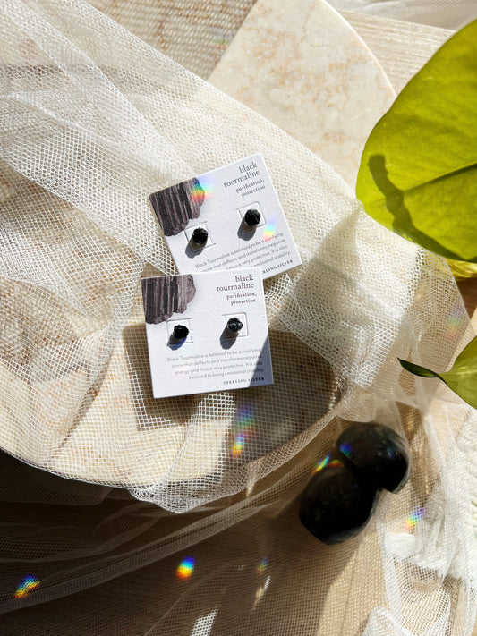 Raw Beauty Post Øredobber - Black Tourmaline