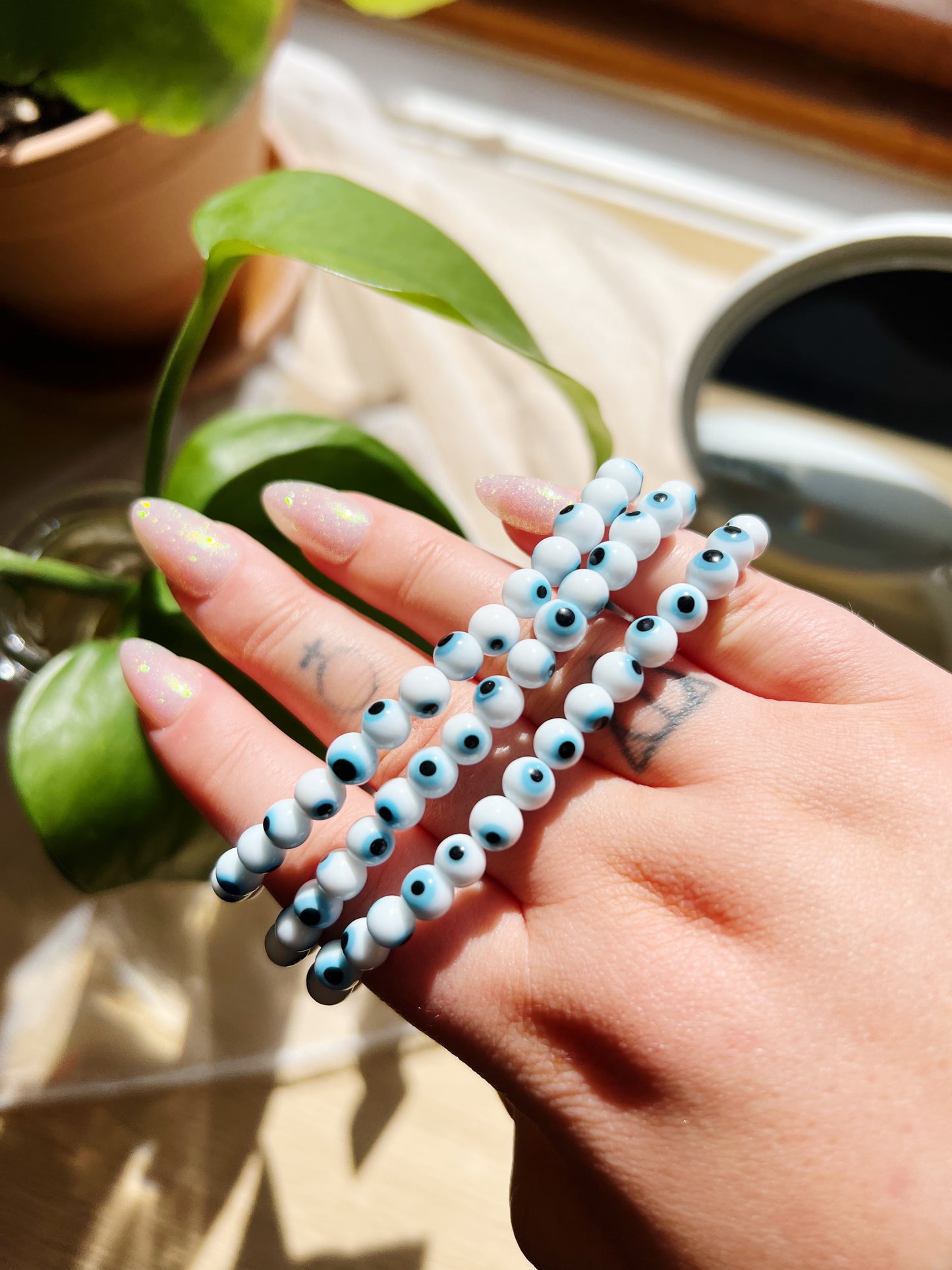 Hvit Evil Eye Armbånd 6mm