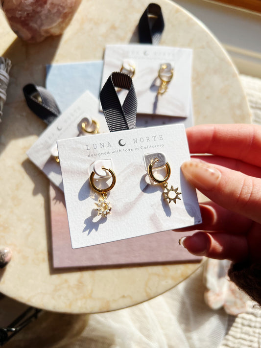 Sunny Day Huggie Hoop Øreringer