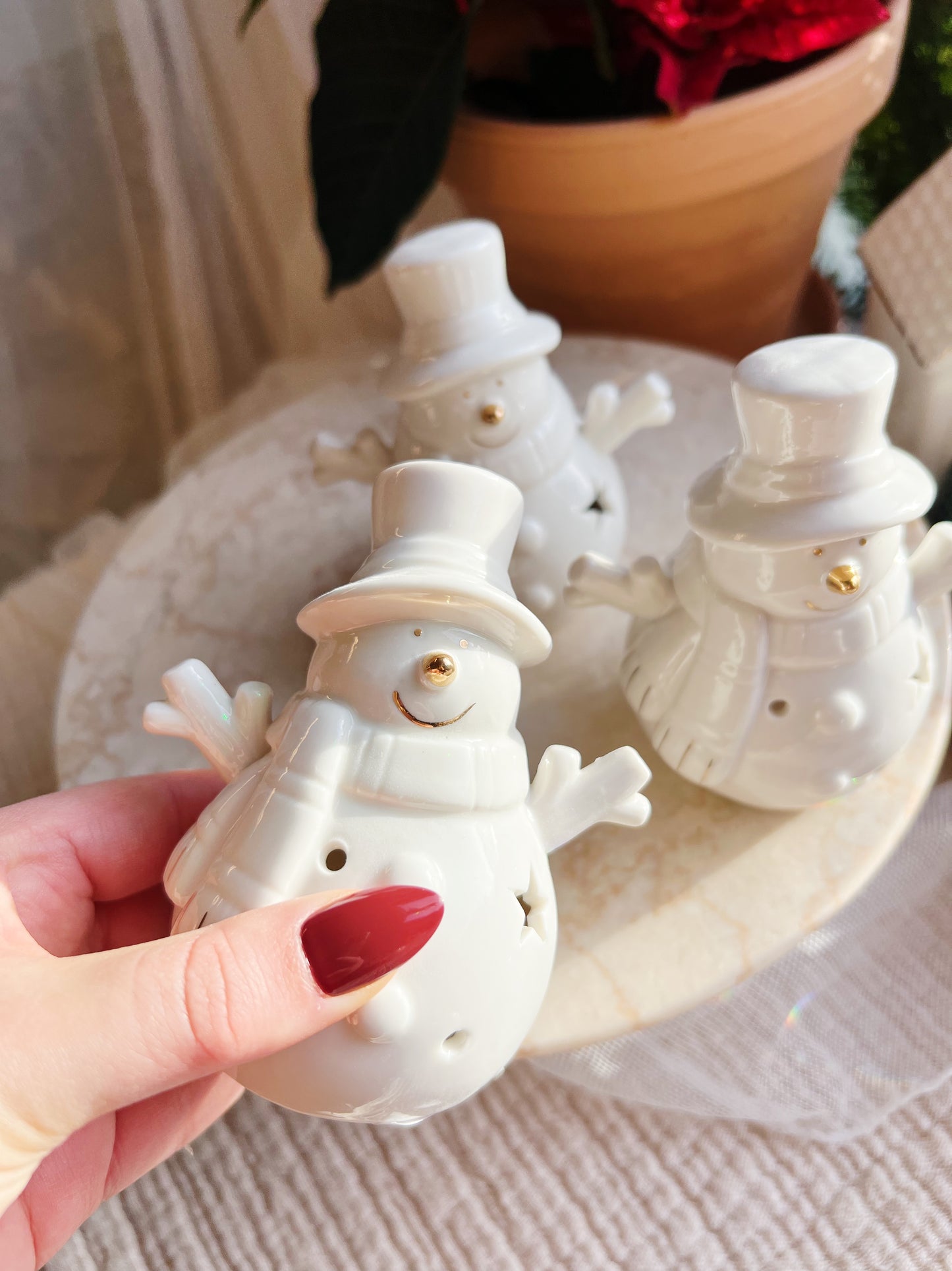 Frosty Jolly – liten snømann med LED-lys – 6 x 9 x 10 cm