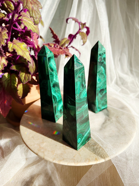 Malakitt Krystalltårn – 15cm