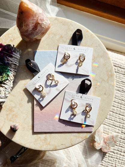 Sunny Day Huggie Hoop Øreringer