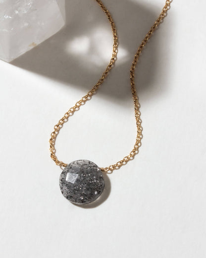 Gem in the Moon Edelsten Halskjede - Svart Solstein