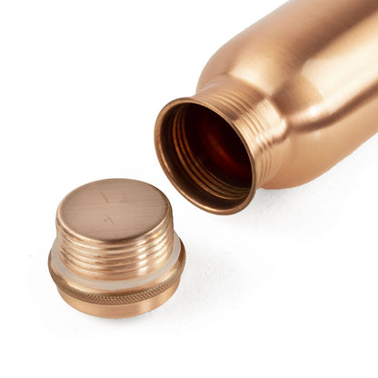 Kobberflaske med skrukork – hamret finish 800ml