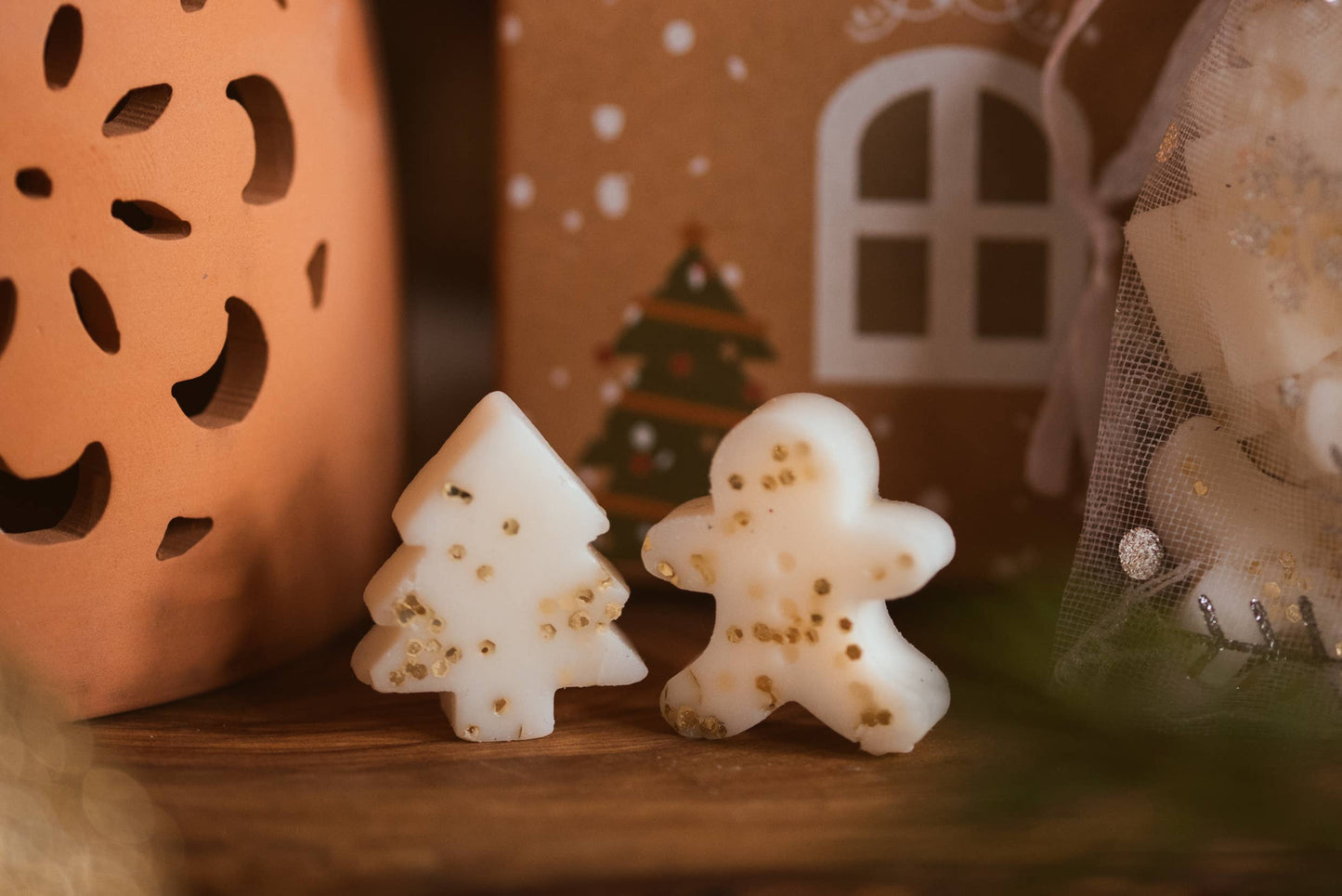 Boks med 20 Gingerbread Men + Christmas Tree Wax Melts