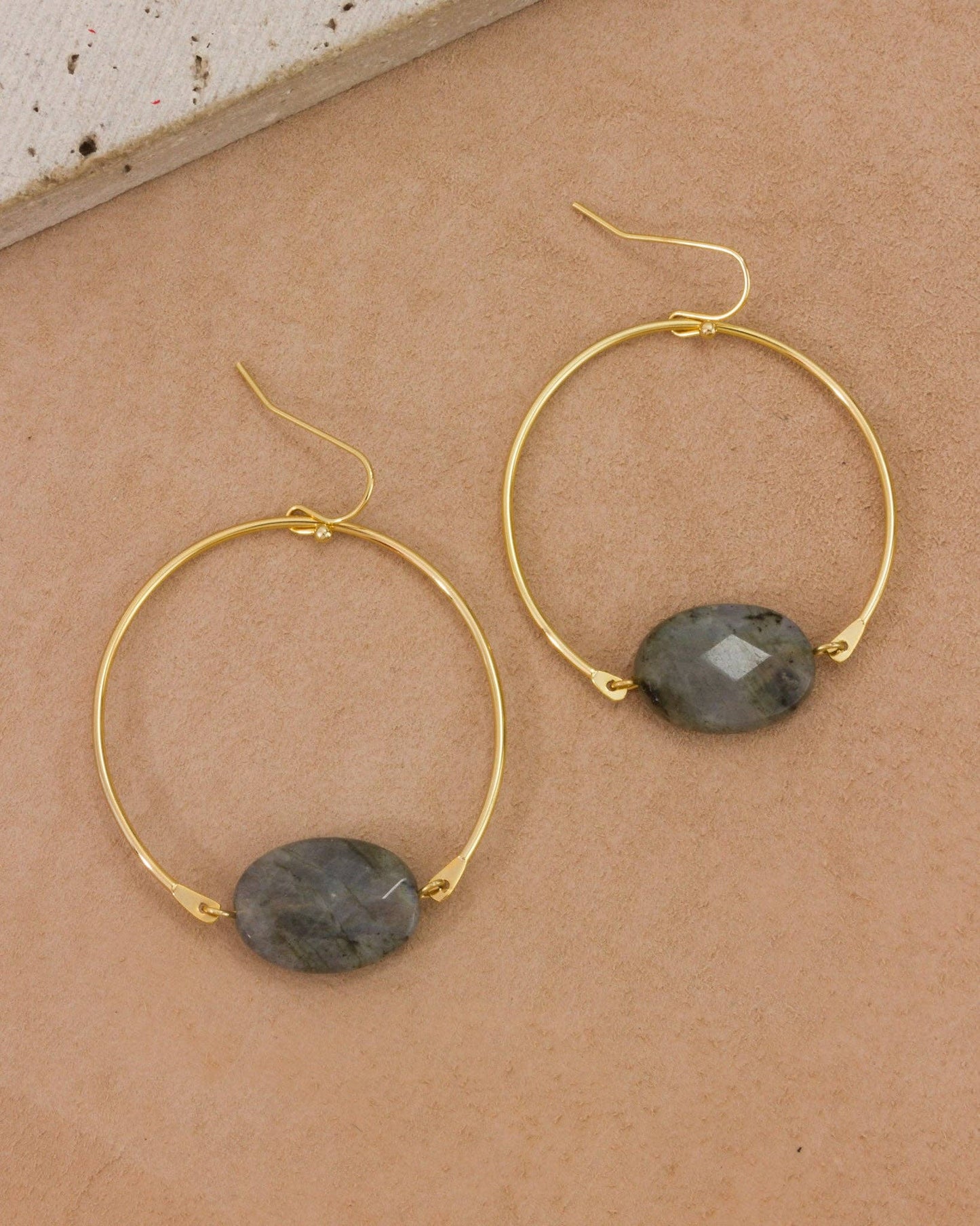 Loophole Gemstone Hoop Øreringer - Labradorite